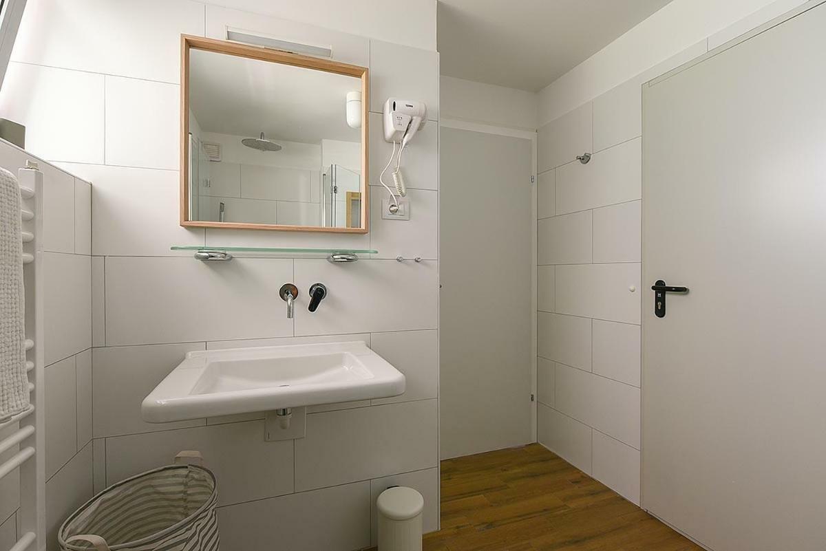 Apartment Balthazar Rovigno Esterno foto